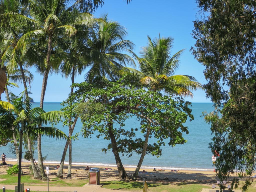 Marlin Waters Beachfront apartamentos Palm Cove Exterior foto